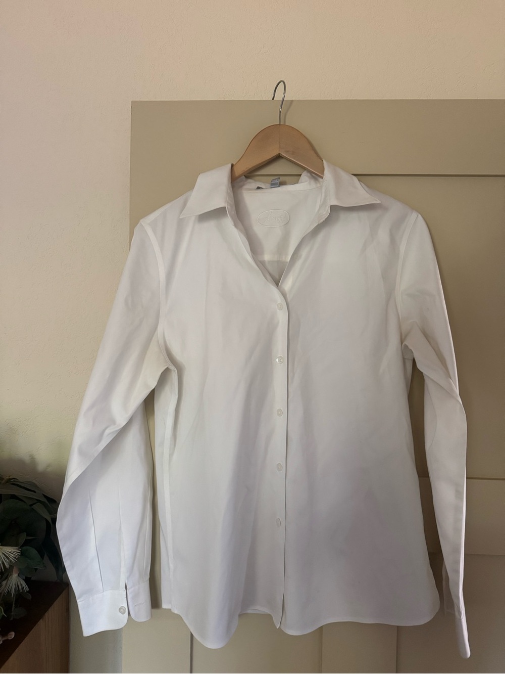 Foxcroft 10 Wrinkle Free Shaped Fit White Long Sleeve